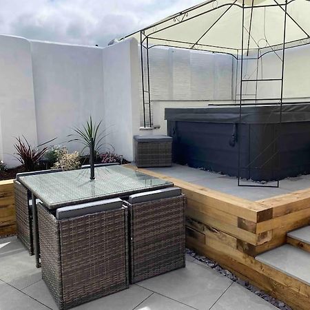 Flat Lode Nook Modern 2 Bed Home With Hot Tub Pool Экстерьер фото